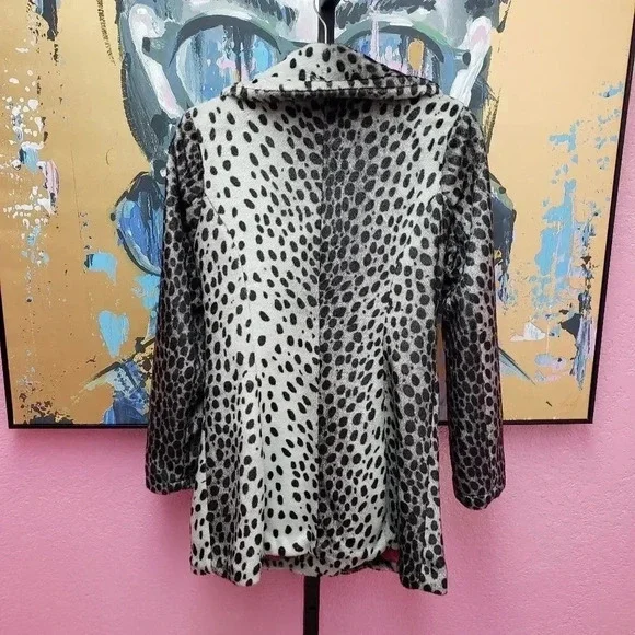 Carmin Snow Leopard Animal Print Coat - Picture 3 of 7